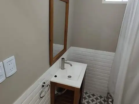 Depto Tipo Casa en Alquiler en Banfield, $ 600.000