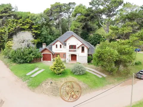 Fragata Sarmiento  al 700