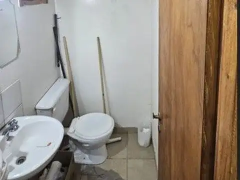 Pasaje Gutierrez 2000, Piso pb