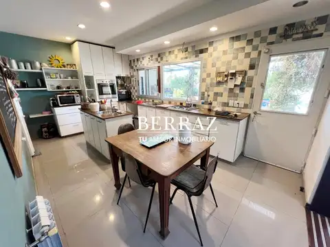 Casa 4 ambientes con 3 baños