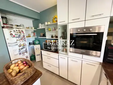 Casa en Venta con 4 cocheras