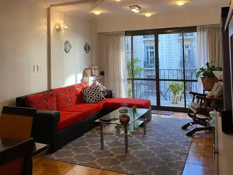 Venta Departamento 4 ambientes con dependencia y palier privado, Reciclado a nuevo en Almagro