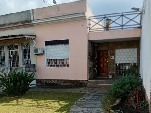 VENDO CASA + Monoambiente - PÉREZ CASTELLANOS