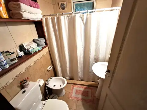 Casa con proyecto de cabañas en terreno de 2.037m2