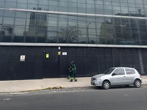 ALQUILER DE EDIFICIO EN BLOCK DE 4,636 M2 EN PARQUE PATRICIOS