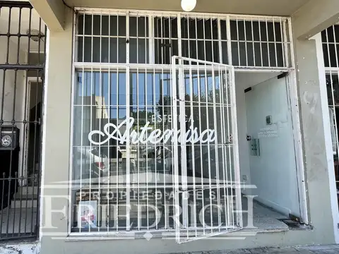 Local céntrico con gran potencial comercial