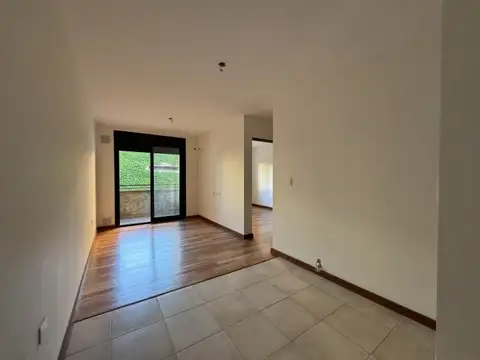 1 de Mayo 1669 , Piso 8