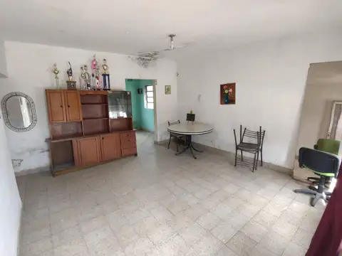 Carlos Encina al 5900