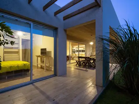 Casa en Alquiler Temporal en Costa Esmeralda, USD 220