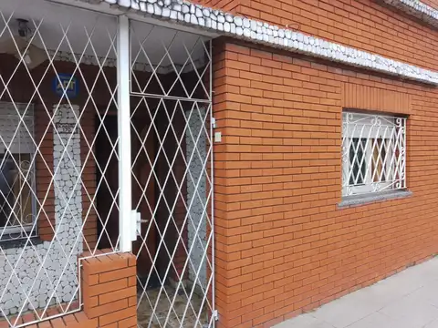 CASA LOTE PROPIO 4 AMBIENTES A REFACCIONAR EN VILLA MADERO