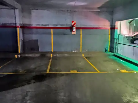 Excelente ubicación! 4 cocheras!