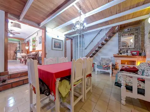VENTA Casa Interna 4 Dormitorios con Patio y Terraza • Pichincha, Rosario
