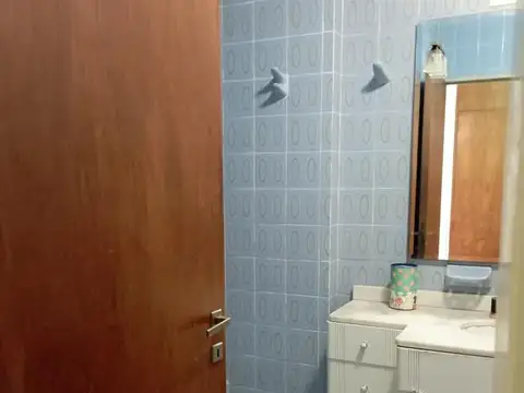 Casa 6 ambientes con 1 baño