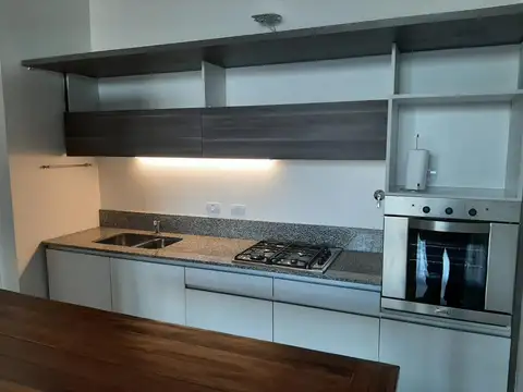 Departamento en Alquiler con 1 cocheras