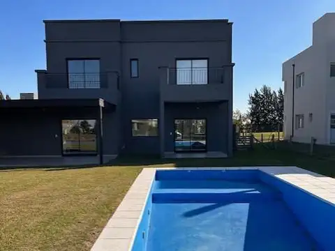 Casa en Venta en Countries y Barrios Cerrados en San Vicente, USD 280.000