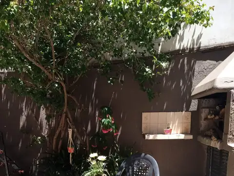 Tipo Casa 3 Ambientes + Patio (c/parrilla) + Terraza + Cochera cubierta + 2 Baños - Villa Pueyrredon