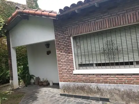 Casa en venta City bell entre caminos