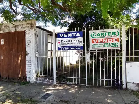 Casa 3 ambientes de 311 mts2 con gran fondo libre.