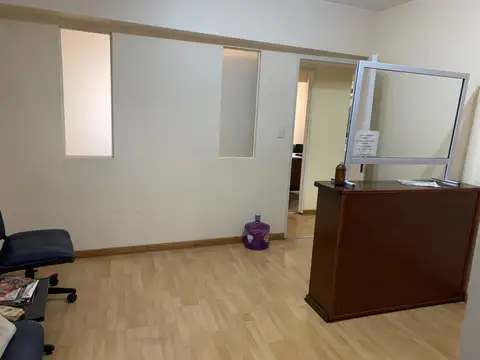 NO APTAS P/ VIVIENDA, SOLO OFICINAS - Piso alto al frente