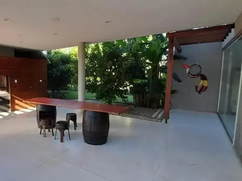 Casa 4 ambientes con 4 baños