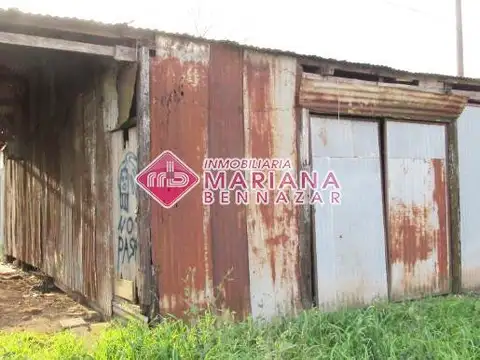 Acceso a Santa Lucia 200