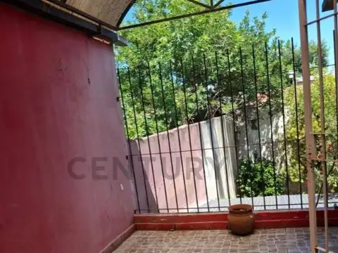 Departamento 2 dormitorios con patio y cochera en  Chascomús ACEPTA POSIBLE PERMUTA POR DPTO EN LA P