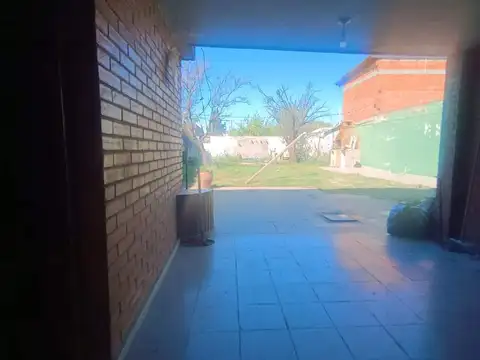 Casa 3 dormitorios Ameghino escritura