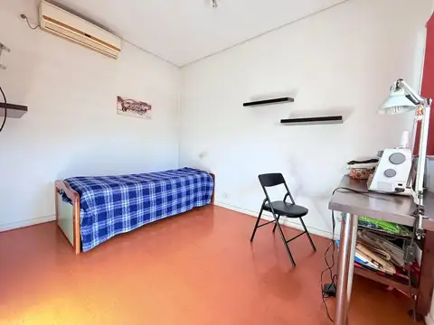 CASA EN 2 PLANTAS / IDEAL PARA 2 FAMILIAS O FAMILIA NUMEROSA