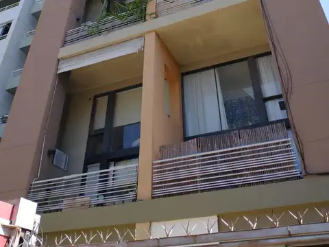 Excelente departamento en duplex de 2 amb con balcon, parrilla y pileta