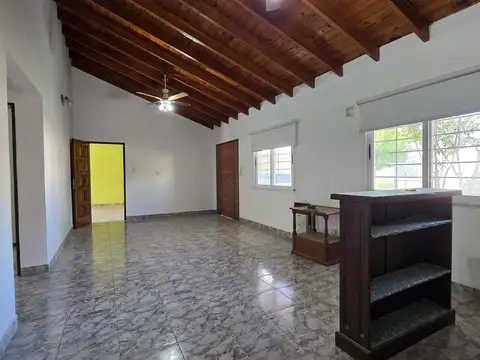 Casa 3 ambientes con 2 baños