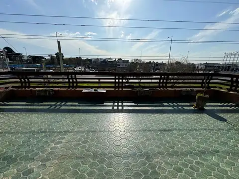 Avenida Brigadier General Juan Manuel De Rosas 8900, Piso 1