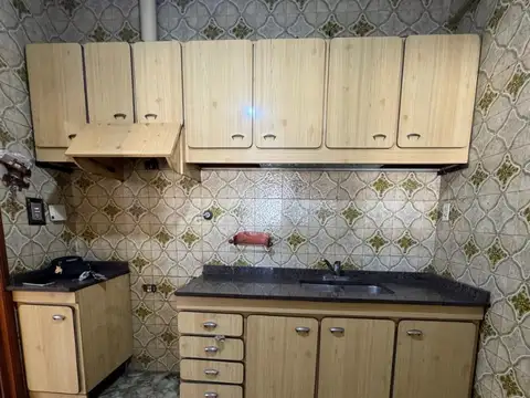 IMPORTANTE CASA EN PLANTA ALTA CON DOBLE PATIO   EN VTA   ISIDRO CASANOVA