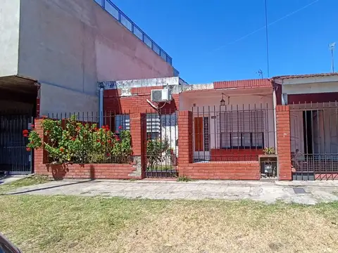CASA 3 AMB. VENTA VILLA LUZURIAGA JARDIN MÁS DEPTO