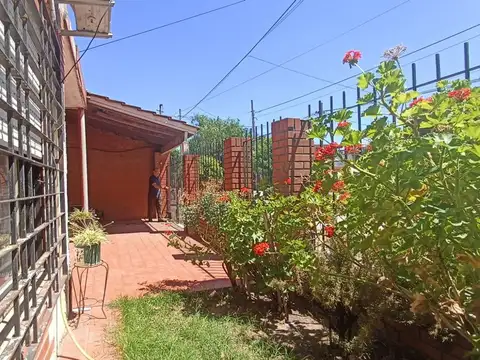 Casa 3 ambientes con 2 baños