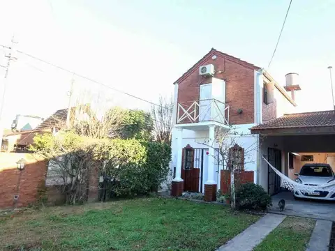 CASA EN VENTA EN MONTE GRANDE CUATRO AMBIENTES