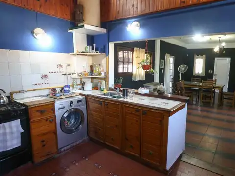 Avenida Julio Argentino Roca 900