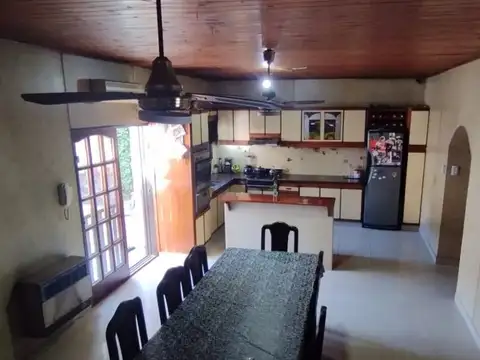 VENTA CASA 6 AMB CON PATIO Y COCH, MATADEROS, CABA