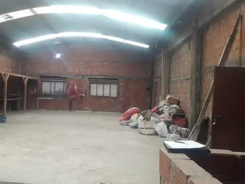 Galpon en Venta 10  mts Frente