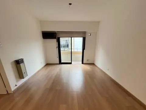 VENTA DEPARTAMENTO RECICLADO A METROS DEL RIO