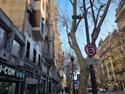 Av. Mayo 1300, Piso 1