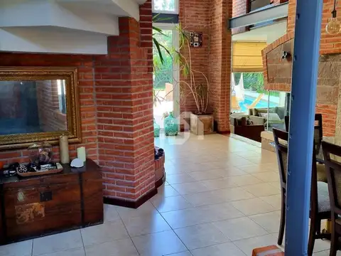 Casa en Alquiler de 4 dormitorios