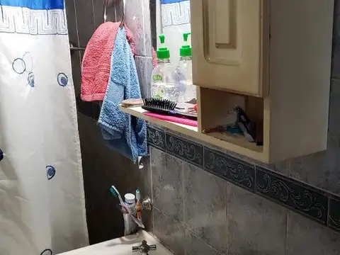 VENTA - DOS CASAS 3 AMB C/U C/GARAGE Y PATIO! BANFIELD