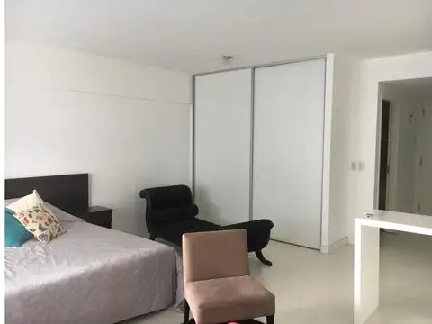 Ambiente Amplio en Puerto Madero con cochera