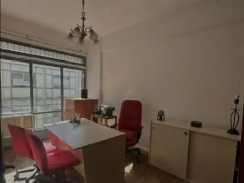 ALQUILER OFICINA 40  METROS EN BARRIO CENTRO.
