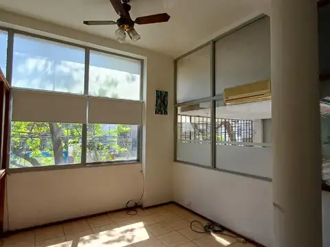 Oficina Centro de S. Isidro a 1 cuadra Estac. y 3 Tribunales