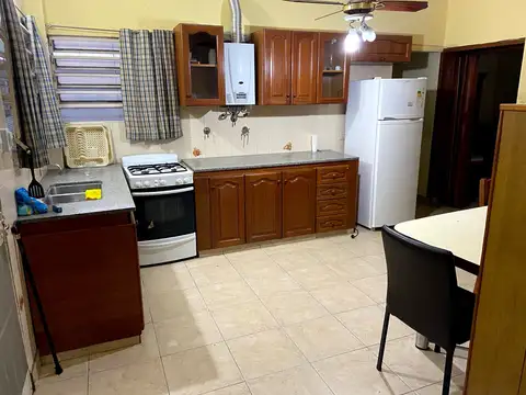 Casa 5 ambientes con 2 baños