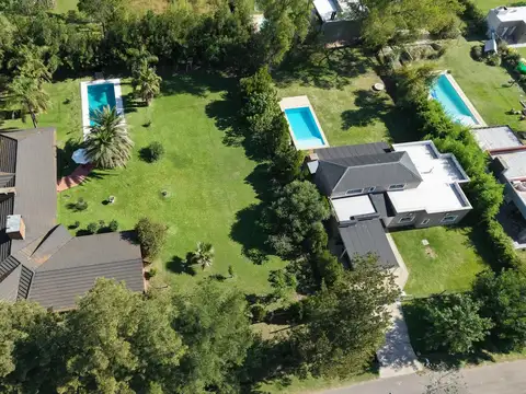 CASA VENTA 3 DORMITORIOS JARDIN PISCINA SAN EDUARDO FISHERTON ROSARIO