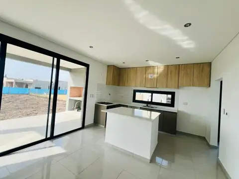 Casa en Venta en Pilar del Este - Santa Elena, USD 230.000