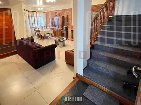 Casa 4 ambientes con 4 baños