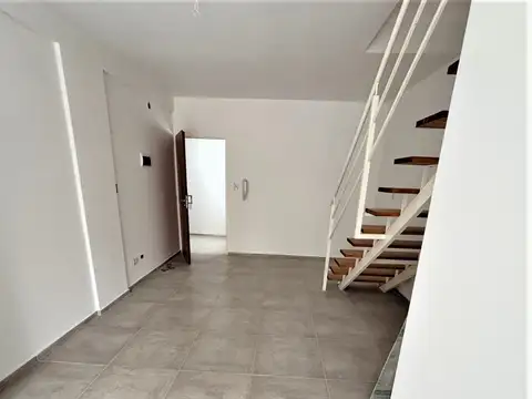 Las Casas 3800, Piso 1